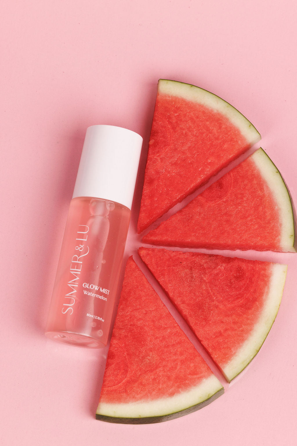 Botanical extracts in Glow Mist for skin nourishment and protection